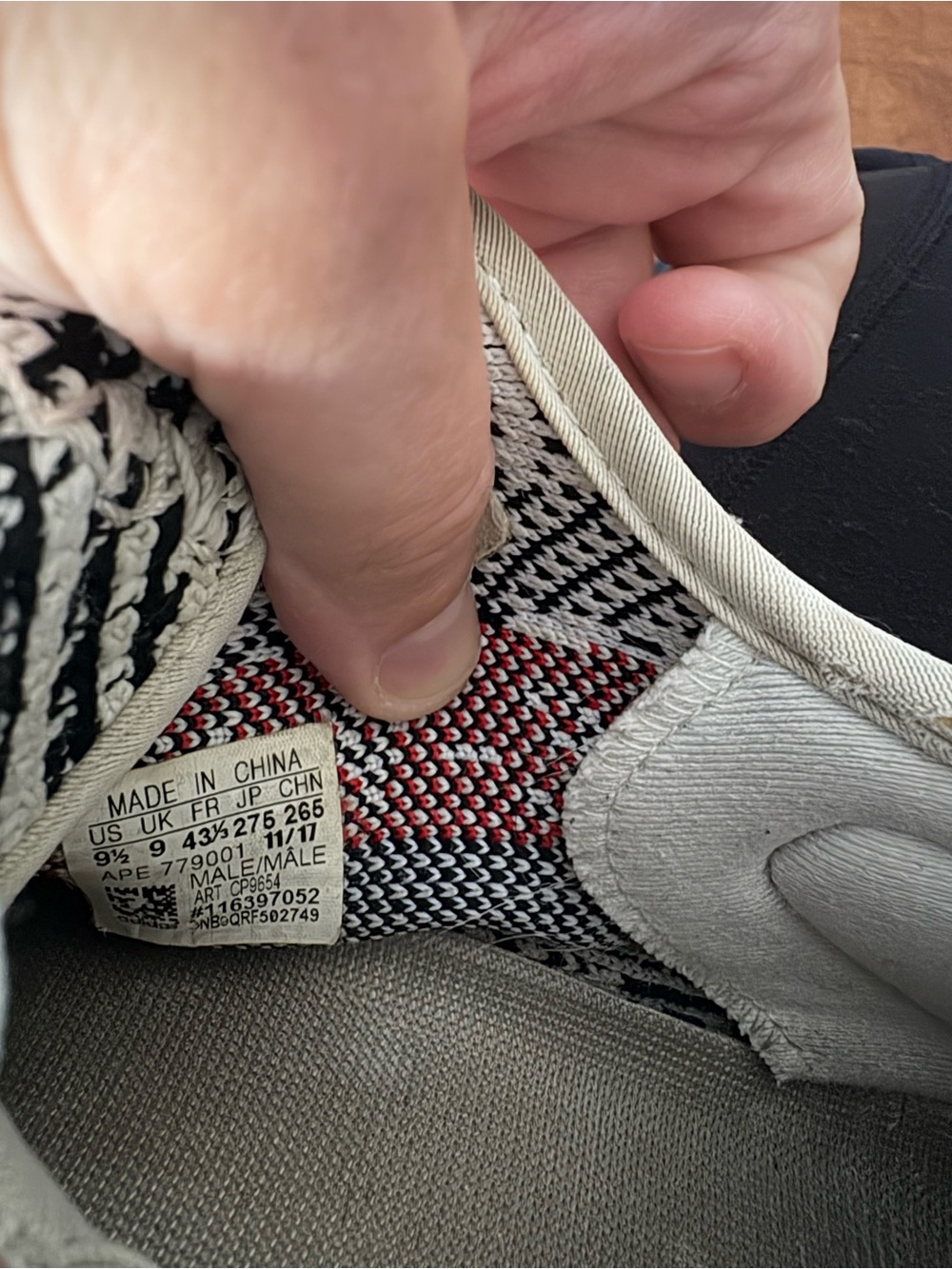 Adidas • Yeezy Boost 350 • Size 9.5 - Picture 5 of 5